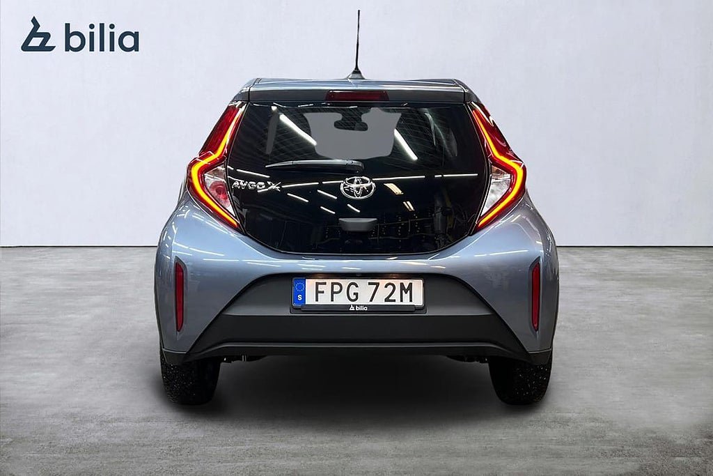 Vehicle Image 6