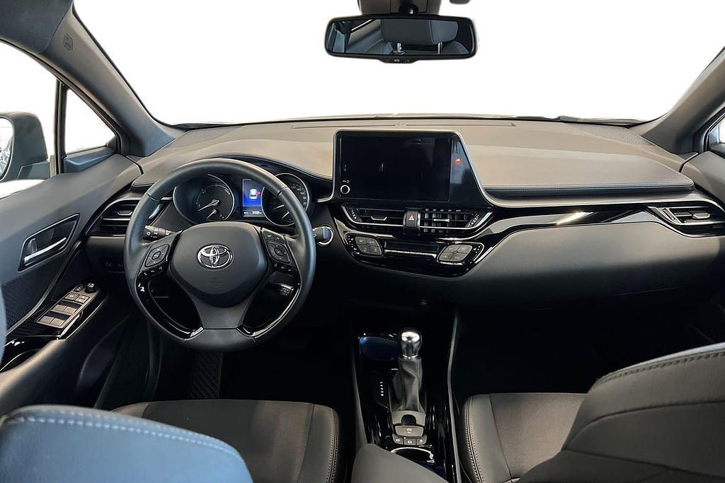 Vehicle Image 10