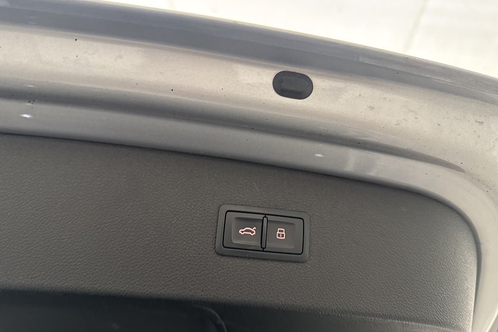 Vehicle Image 29