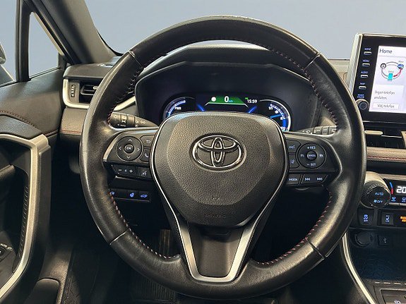 Vehicle Image 15