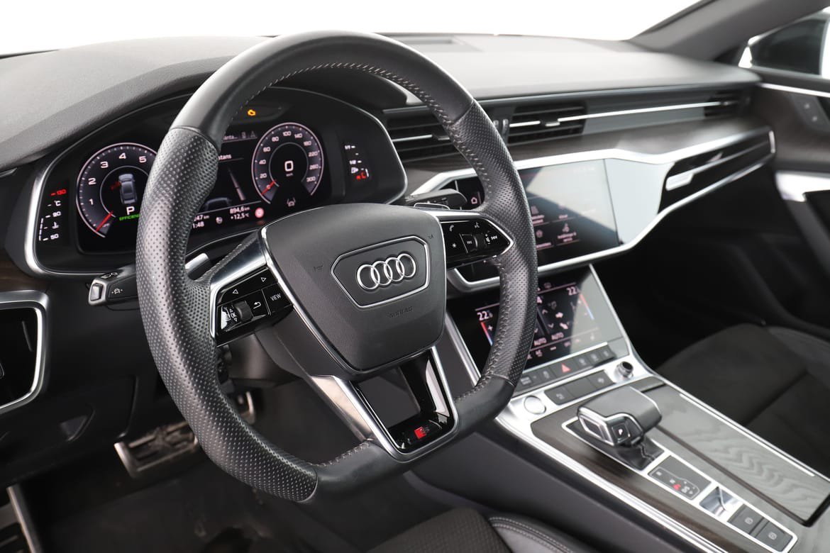 Vehicle Image 12