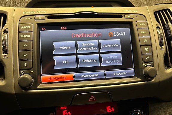 Vehicle Image 16