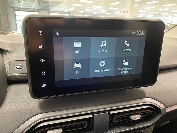 Vehicle Image 16