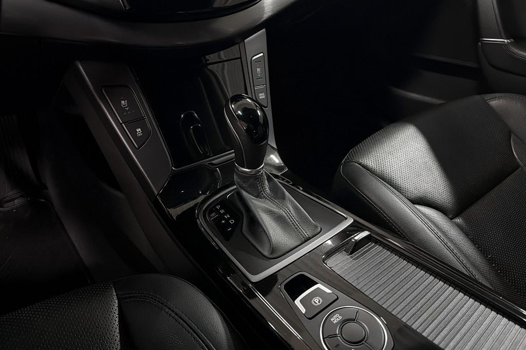 Vehicle Image 13