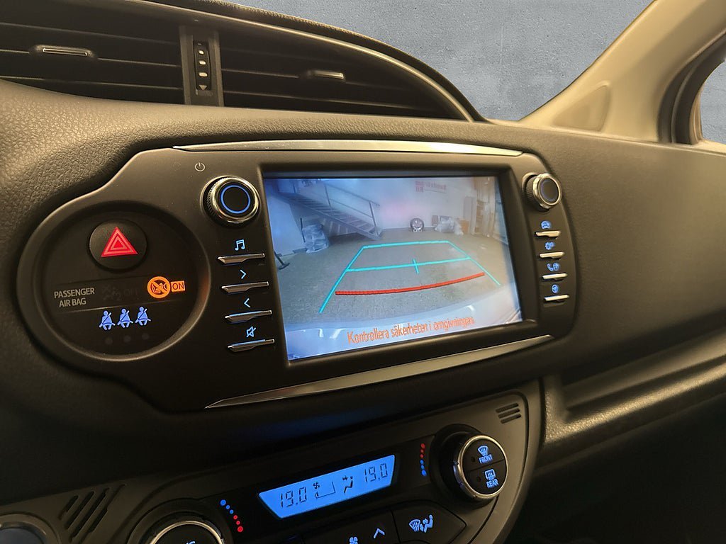 Vehicle Image 19