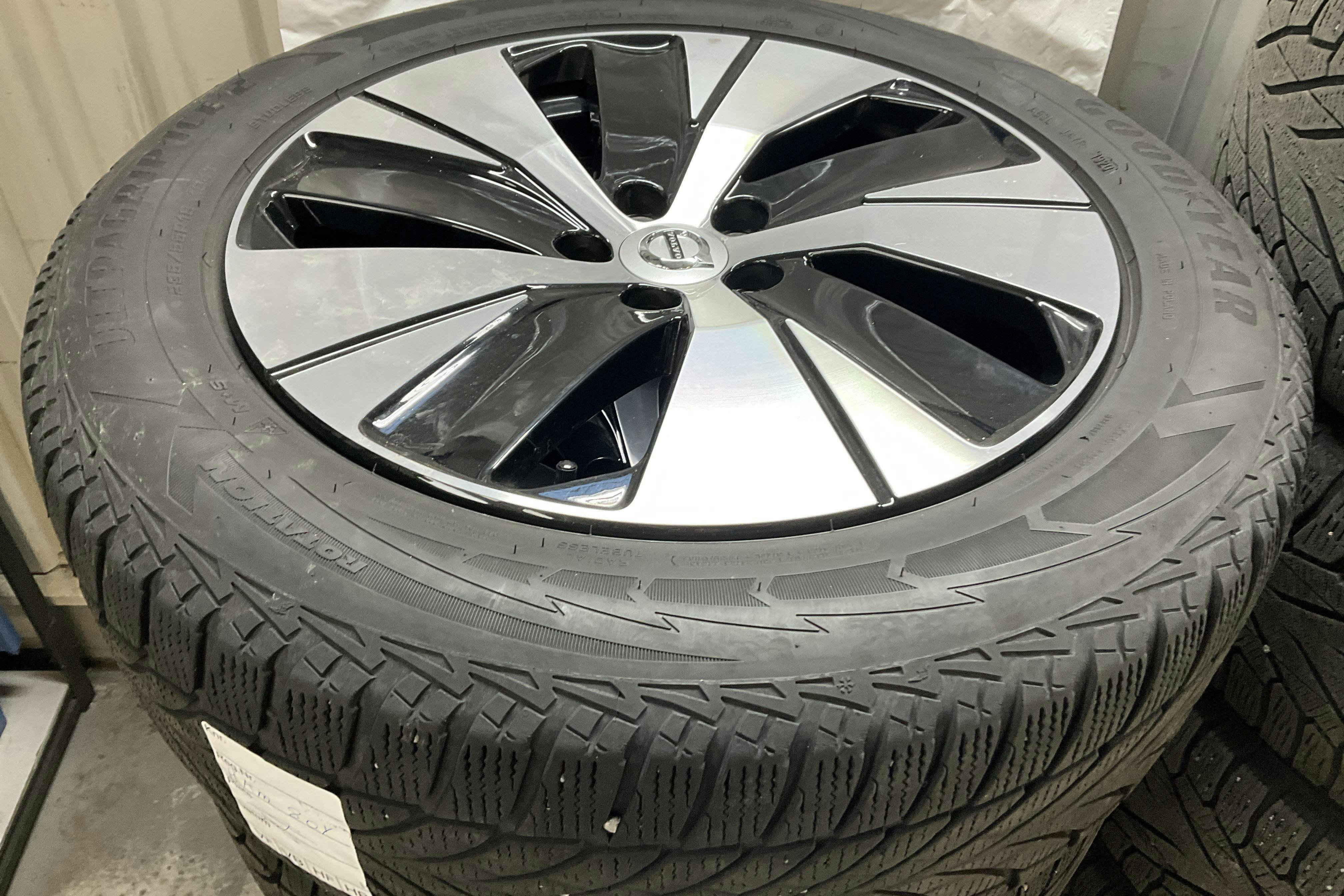 Vehicle Image 14