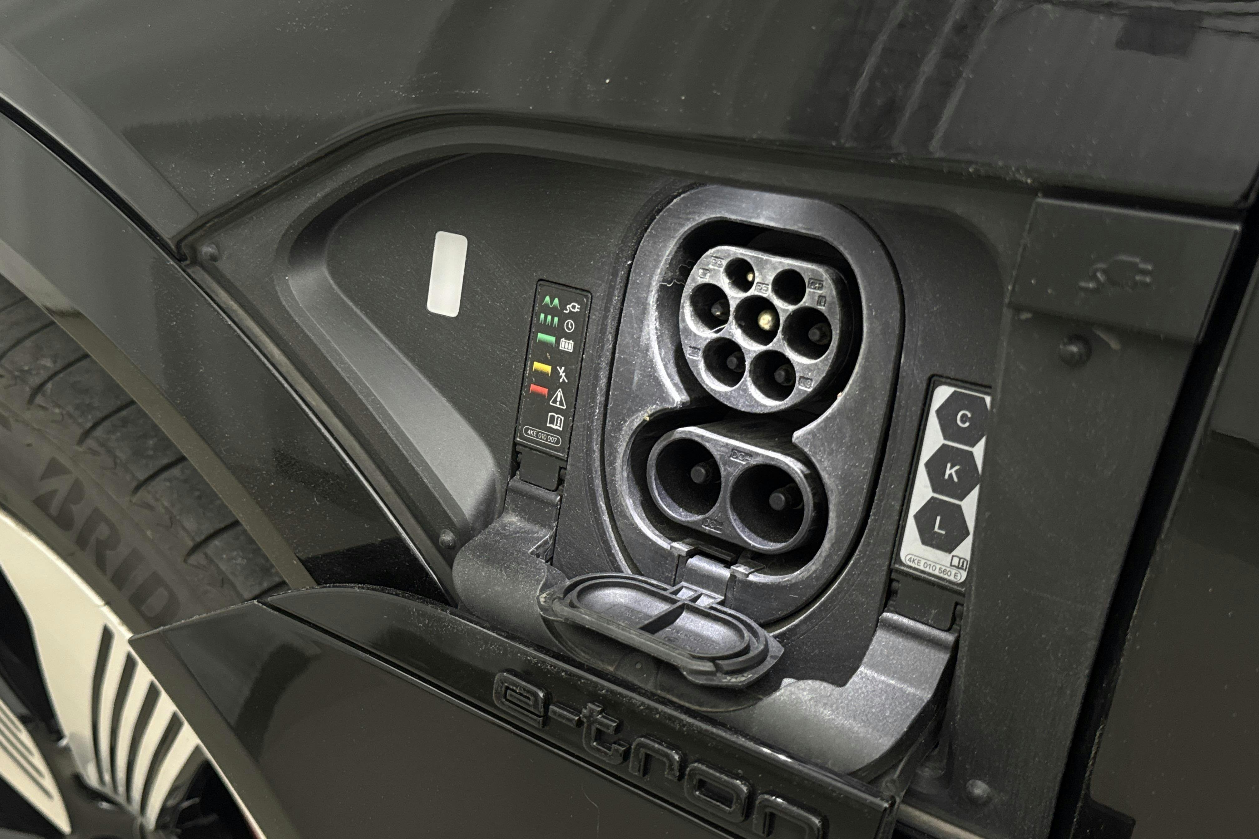 Vehicle Image 24