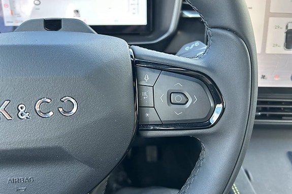 Vehicle Image 32