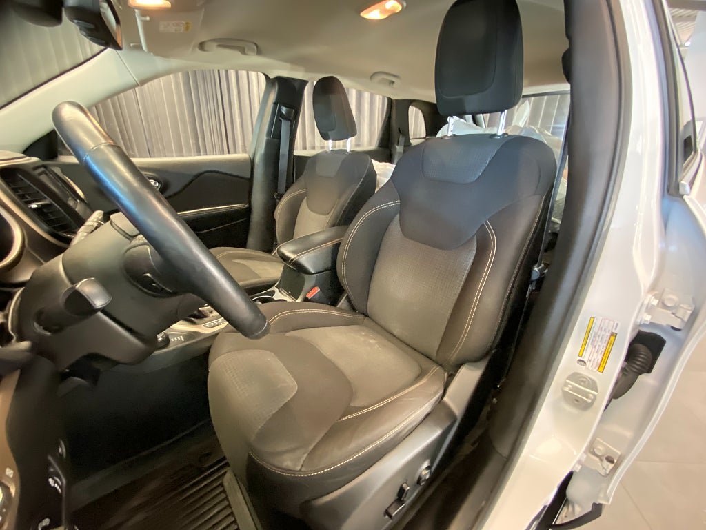 Vehicle Image 7
