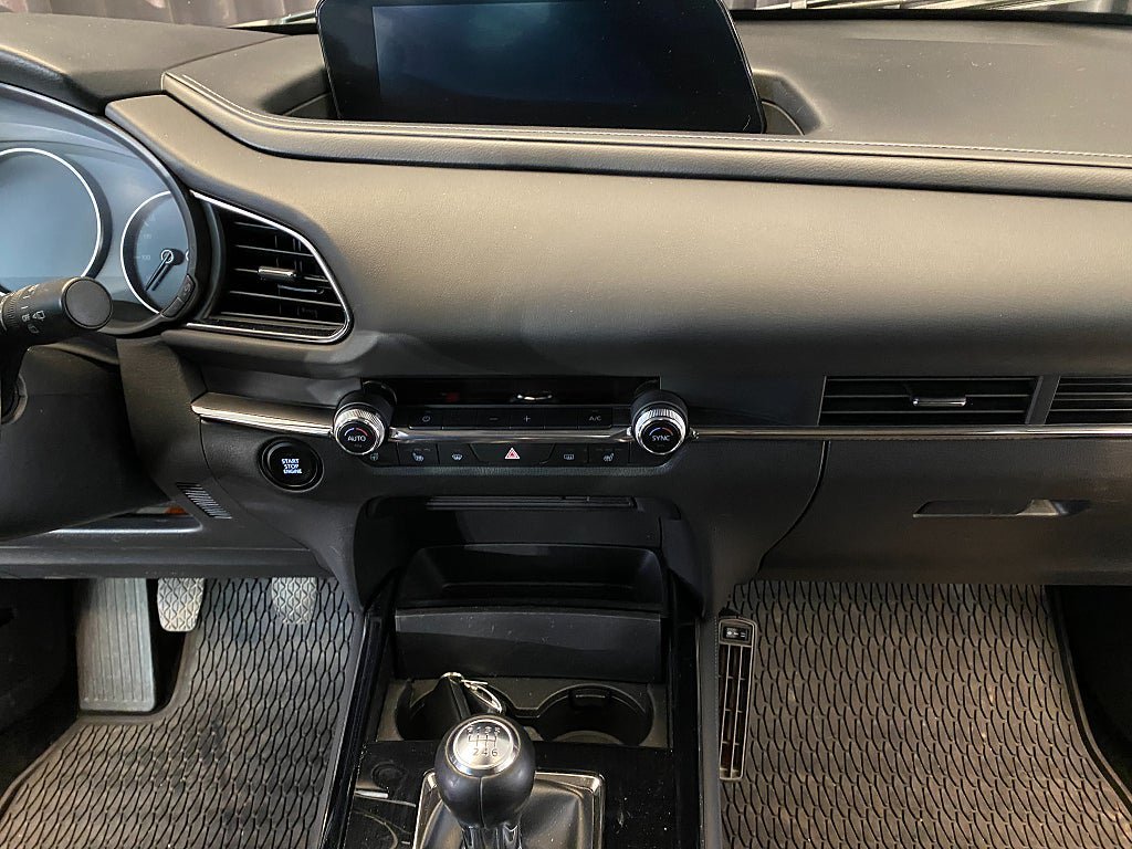 Vehicle Image 32