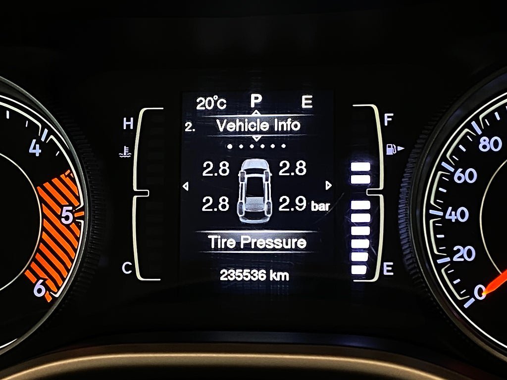 Vehicle Image 21
