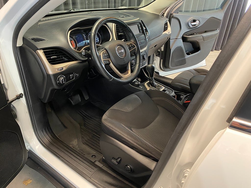 Vehicle Image 30