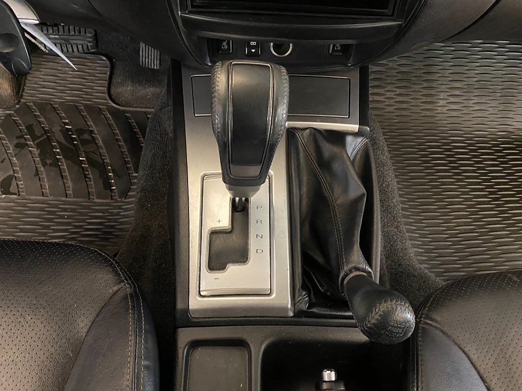 Vehicle Image 32