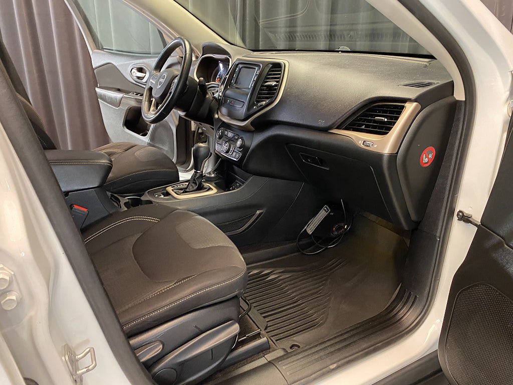 Vehicle Image 36
