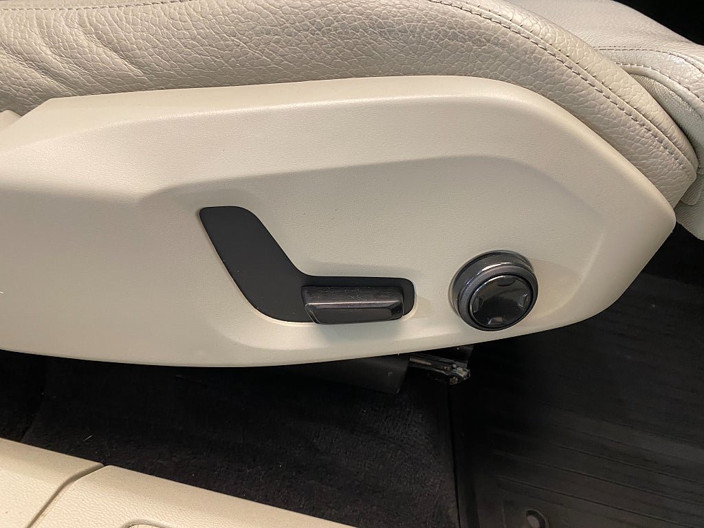 Vehicle Image 37