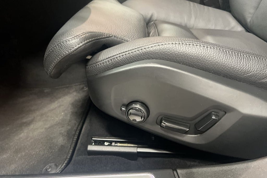 Vehicle Image 17