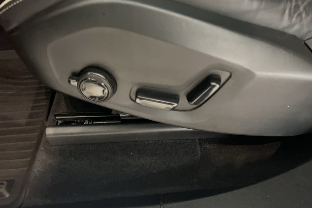 Vehicle Image 19