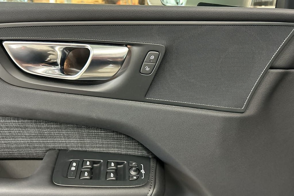 Vehicle Image 27