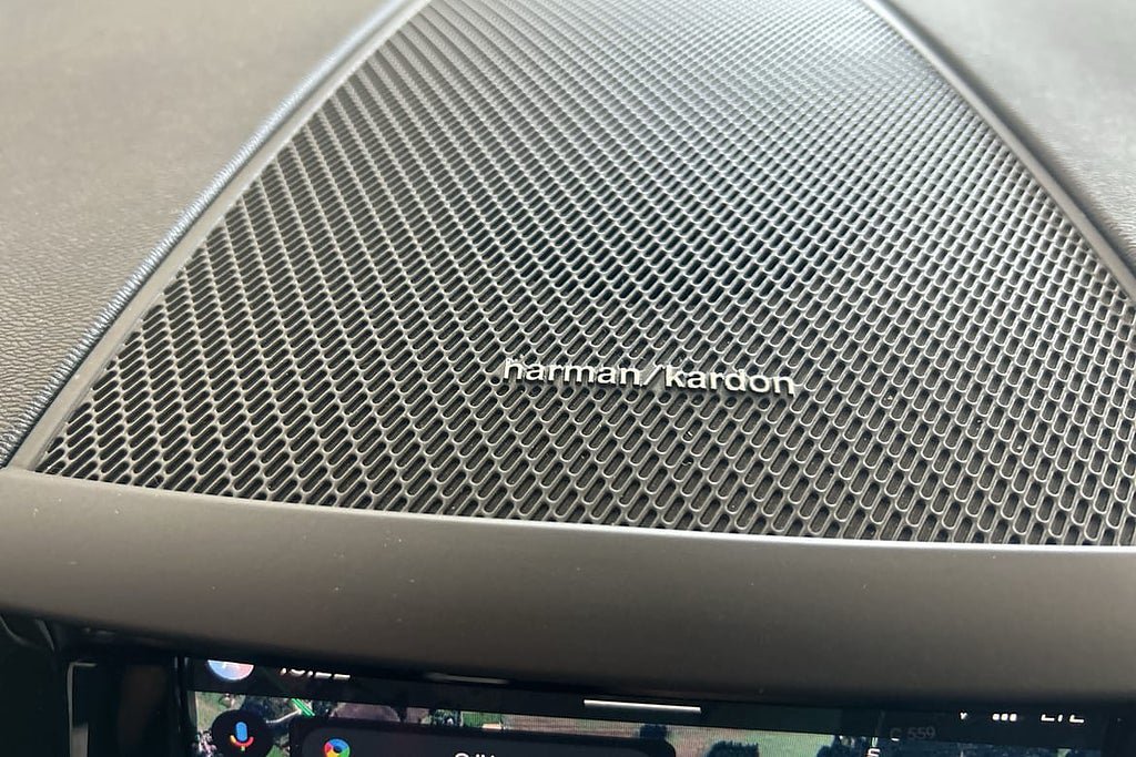 Vehicle Image 25