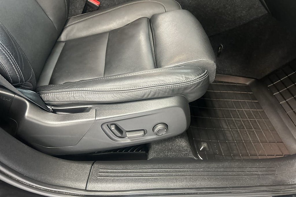 Vehicle Image 29