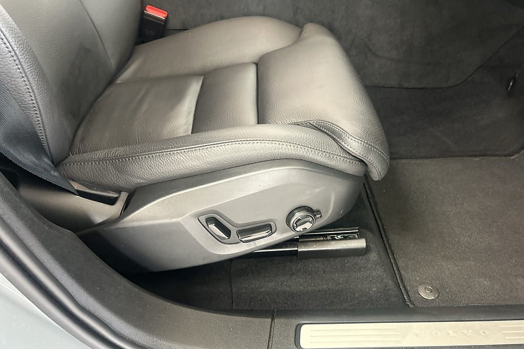 Vehicle Image 28