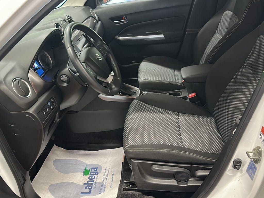 Vehicle Image 10