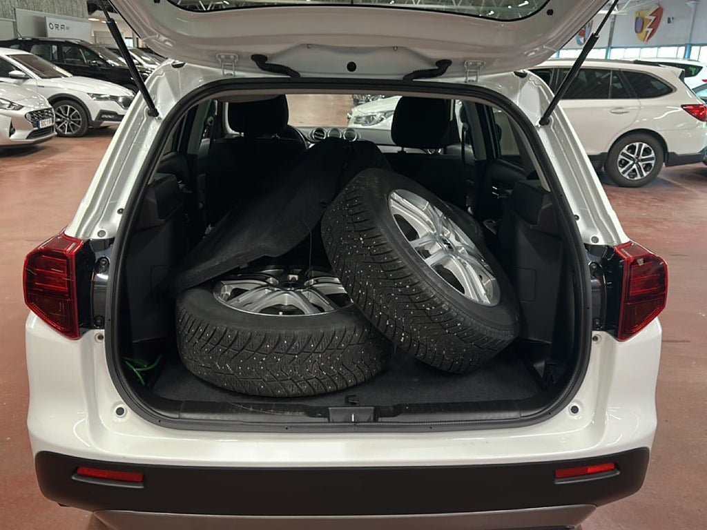 Vehicle Image 9
