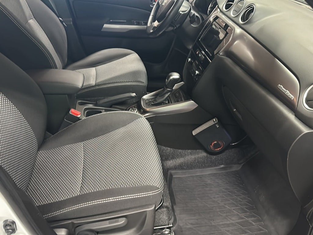 Vehicle Image 11