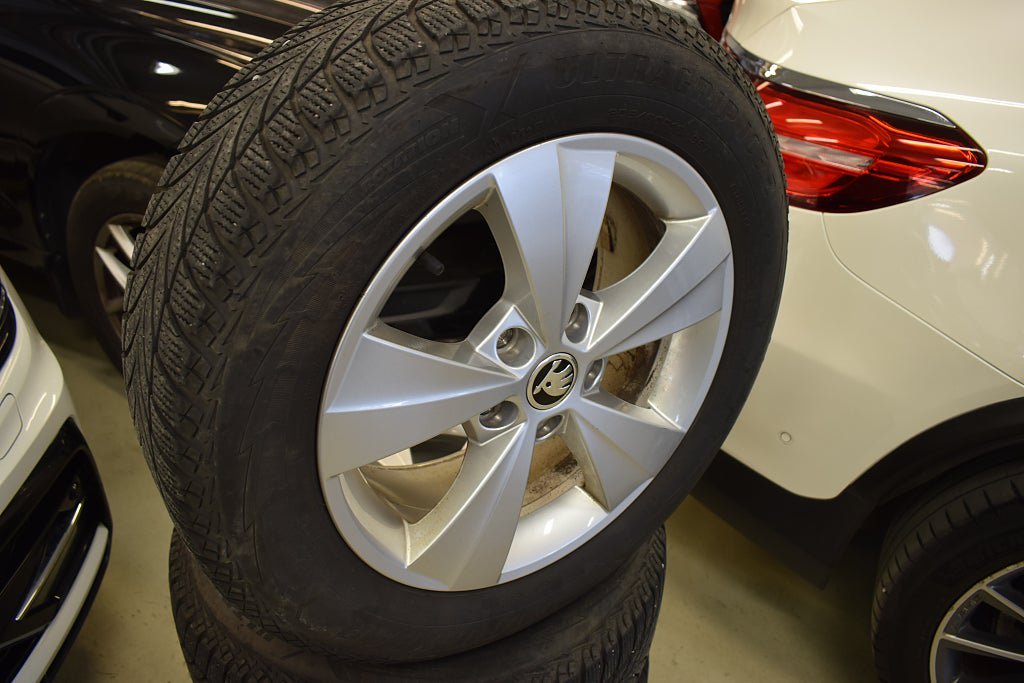 Vehicle Image 15