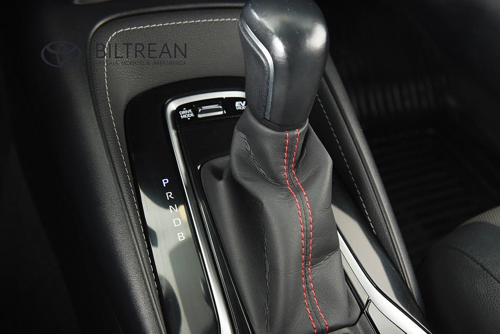 Vehicle Image 12