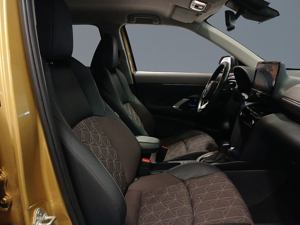 Vehicle Image 6