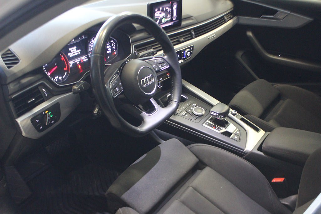 Vehicle Image 11