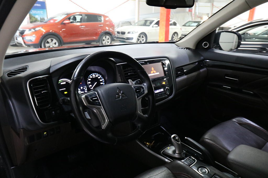 Vehicle Image 9