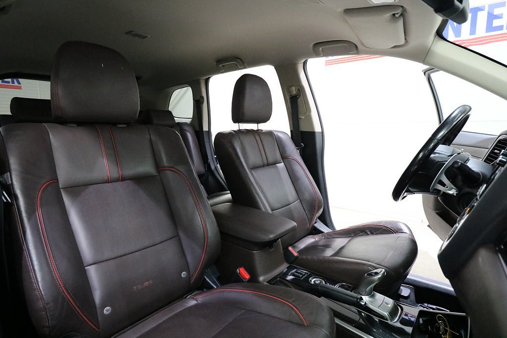 Vehicle Image 15