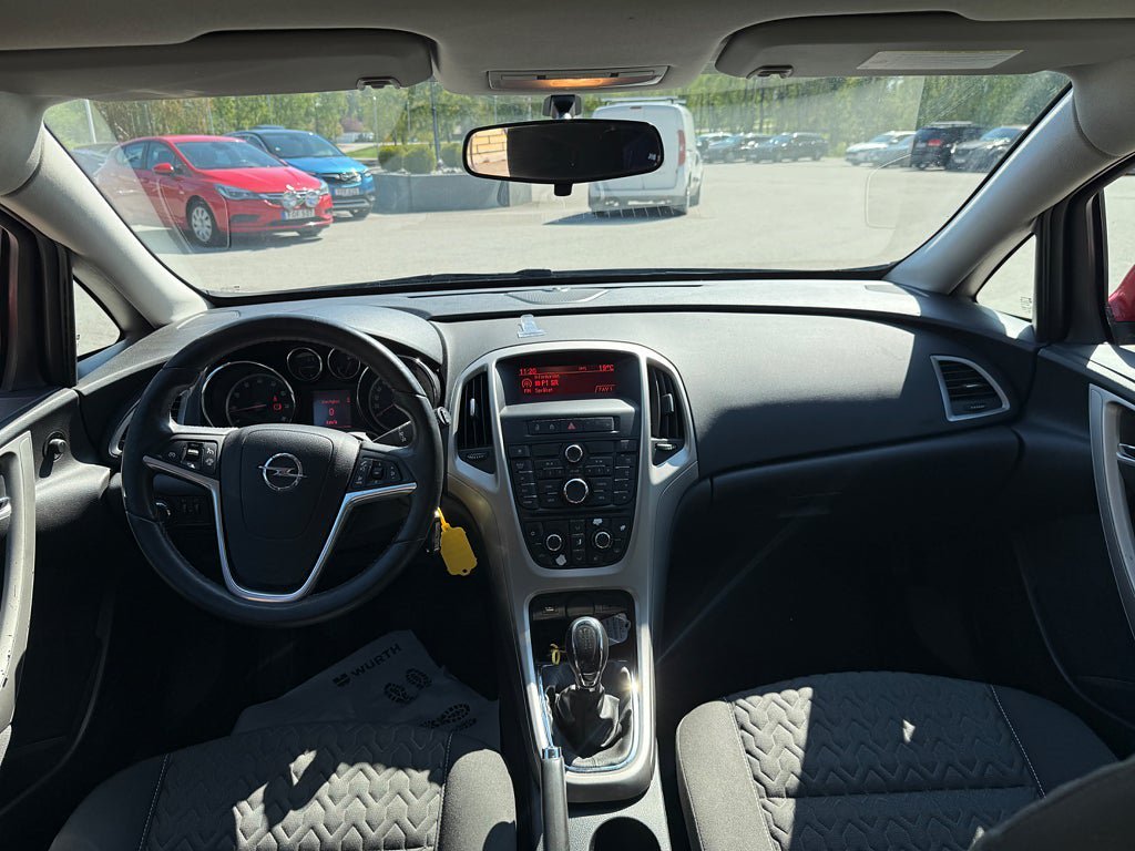 Vehicle Image 11