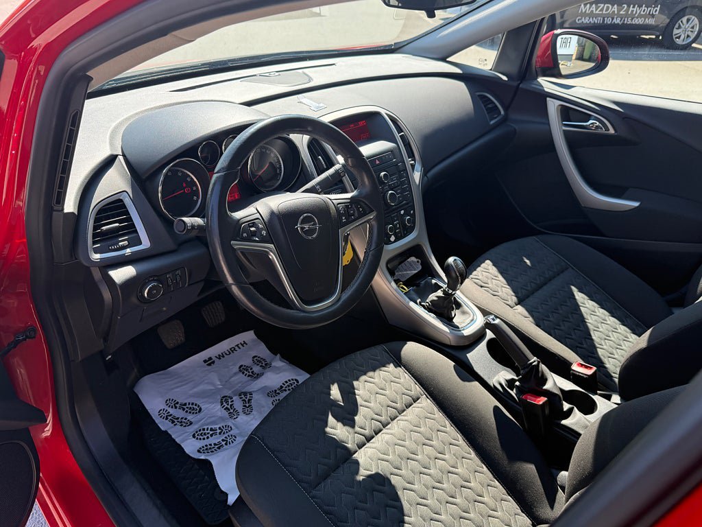 Vehicle Image 12