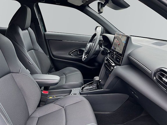 Vehicle Image 6