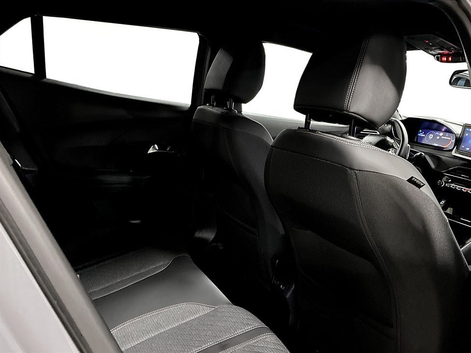 Vehicle Image 15