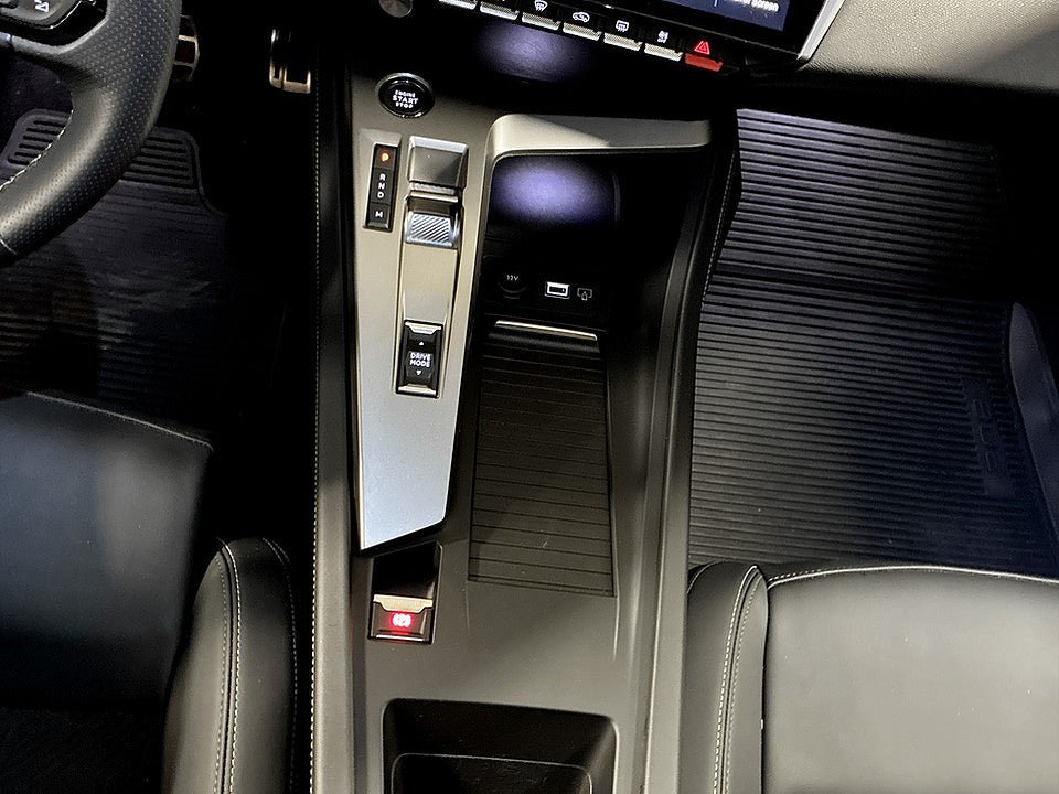 Vehicle Image 13