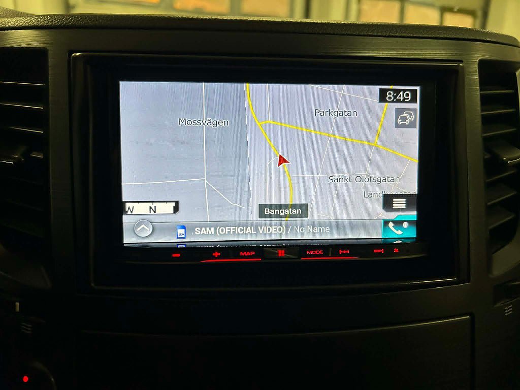 Vehicle Image 9