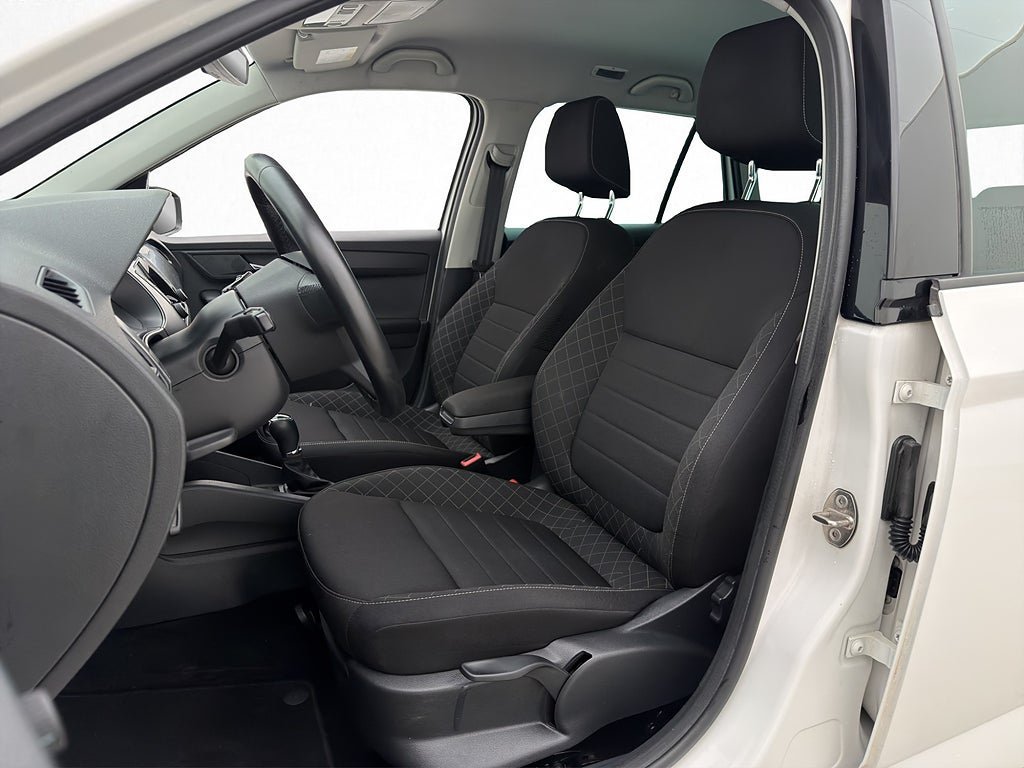 Vehicle Image 18