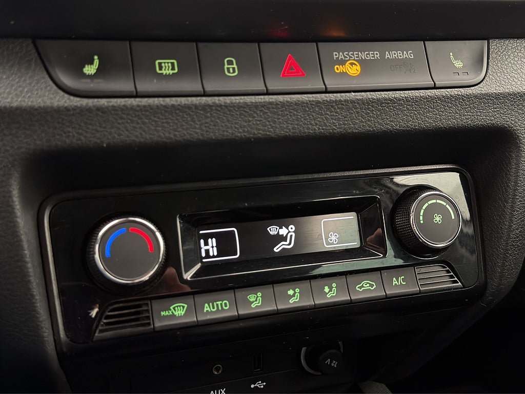 Vehicle Image 24