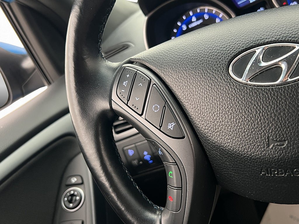 Vehicle Image 23