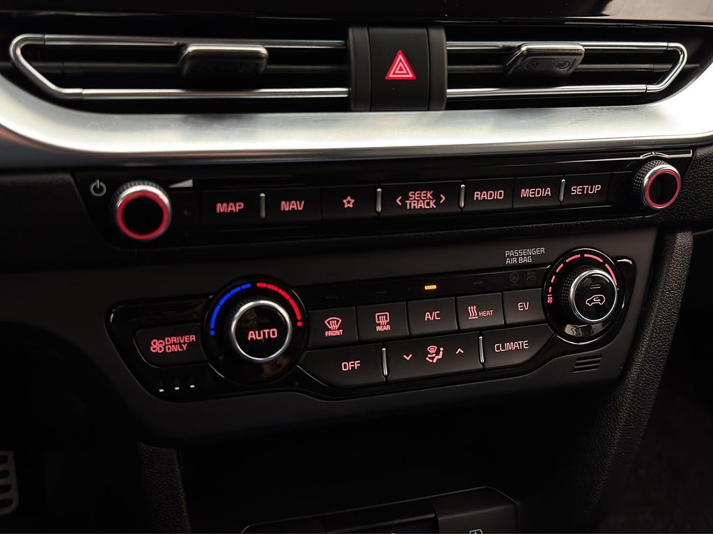 Vehicle Image 26