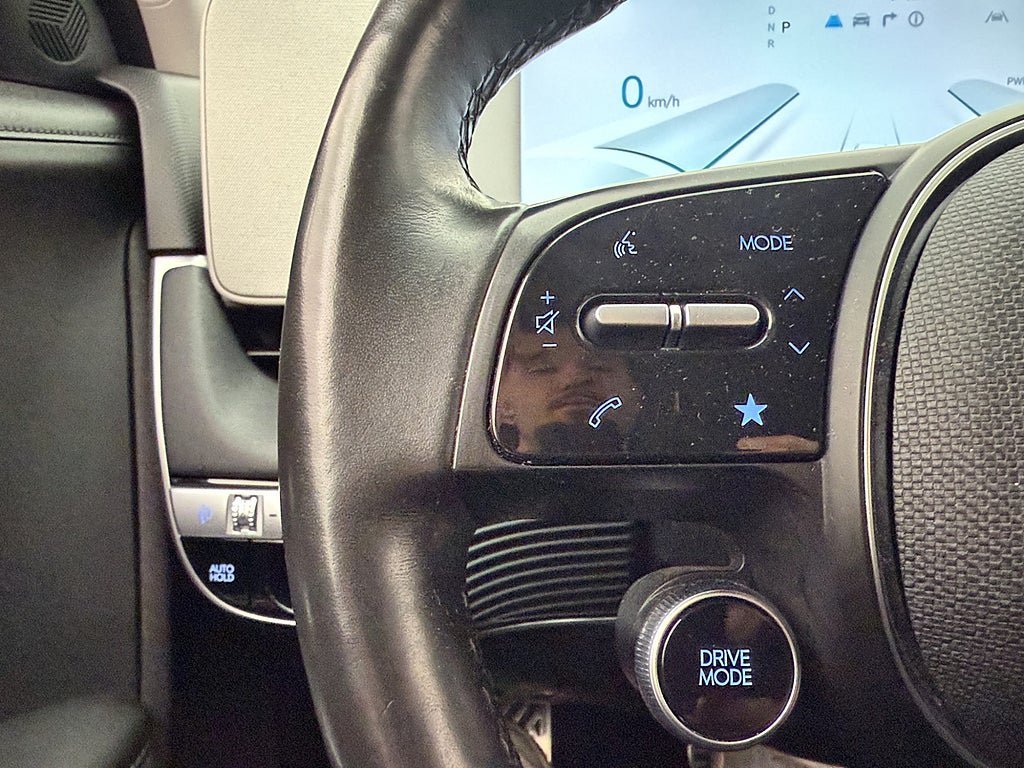 Vehicle Image 30
