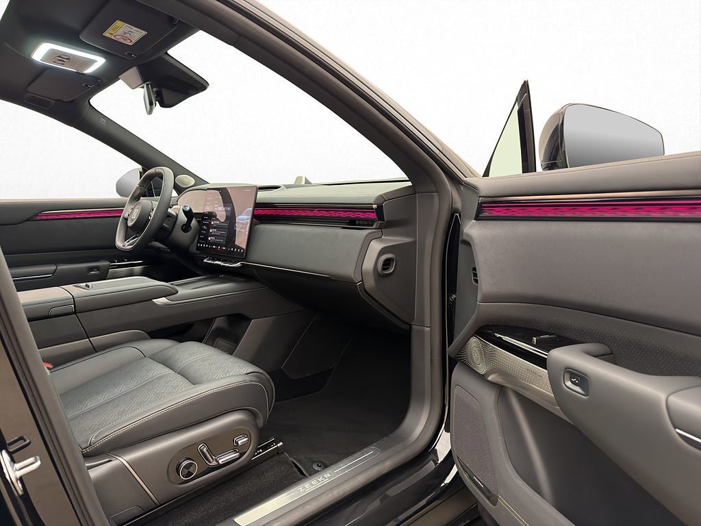 Vehicle Image 38