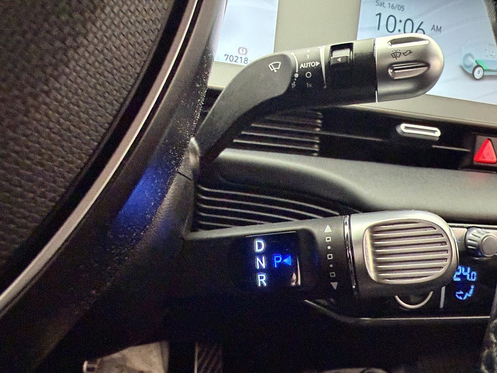 Vehicle Image 32