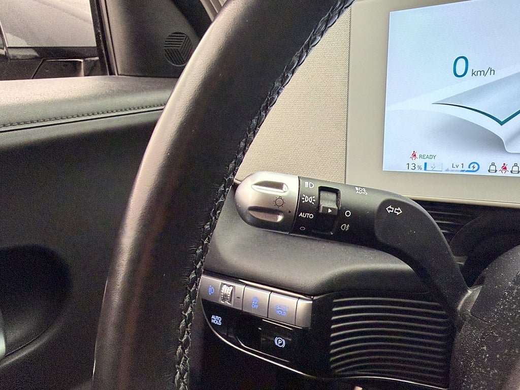 Vehicle Image 33