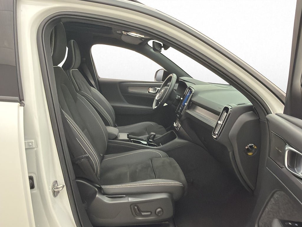 Vehicle Image 26