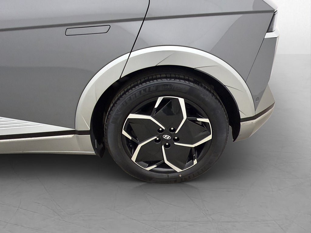 Vehicle Image 36